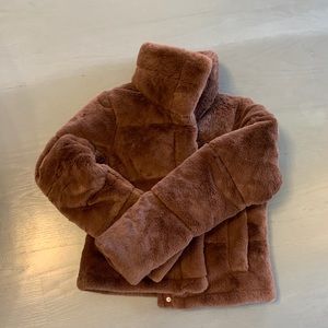 Abercrombie and Fitch Faux Fur mini puffer xs